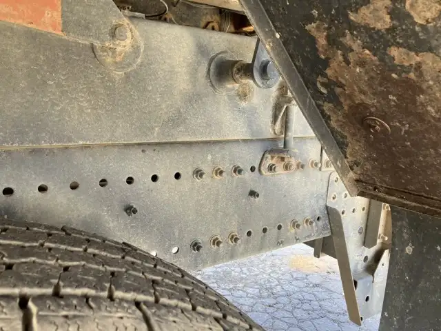 ☆車検付き(R8.1.8)☆　令和1年　日野　大型ダンプ　530×220　新明和製　排気入り　エアチャンバー　自動シート　差し枠付き　MT　積載：8,600㎏　距離：23万㎞の画像15