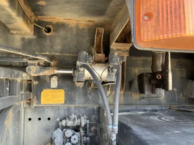 ☆車検付き(R8.1.8)☆　令和1年　日野　大型ダンプ　530×220　新明和製　排気入り　エアチャンバー　自動シート　差し枠付き　MT　積載：8,600㎏　距離：23万㎞の画像23