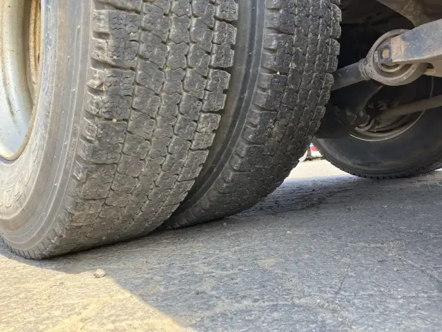 ☆車検付き(R8.1.8)☆　令和1年　日野　大型ダンプ　530×220　新明和製　排気入り　エアチャンバー　自動シート　差し枠付き　MT　積載：8,600㎏　距離：23万㎞の画像29