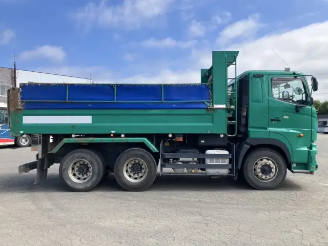 ☆車検付き(R8.1.8)☆　令和1年　日野　大型ダンプ　530×220　新明和製　排気入り　エアチャンバー　自動シート　差し枠付き　MT　積載：8,600㎏　距離：23万㎞の画像4