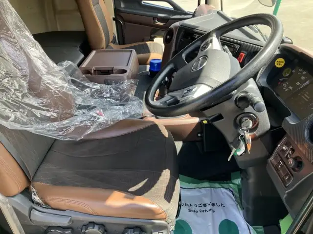 ☆車検付き(R8.1.8)☆　令和1年　日野　大型ダンプ　530×220　新明和製　排気入り　エアチャンバー　自動シート　差し枠付き　MT　積載：8,600㎏　距離：23万㎞の画像32