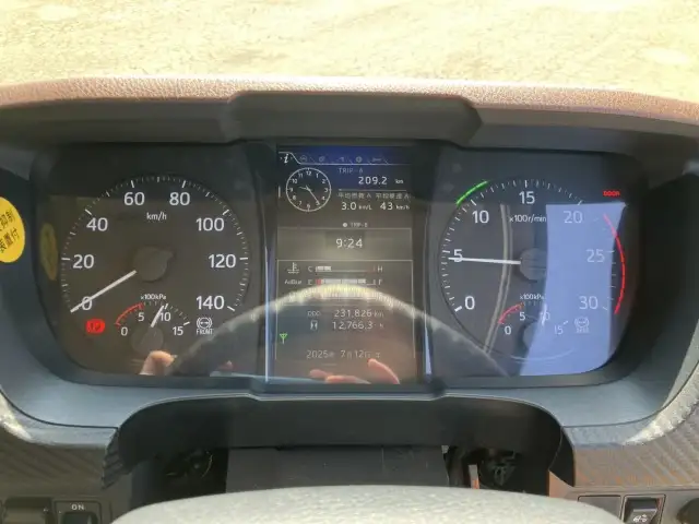 ☆車検付き(R8.1.8)☆　令和1年　日野　大型ダンプ　530×220　新明和製　排気入り　エアチャンバー　自動シート　差し枠付き　MT　積載：8,600㎏　距離：23万㎞の画像35