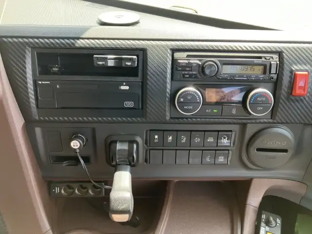 ☆車検付き(R8.1.8)☆　令和1年　日野　大型ダンプ　530×220　新明和製　排気入り　エアチャンバー　自動シート　差し枠付き　MT　積載：8,600㎏　距離：23万㎞の画像38