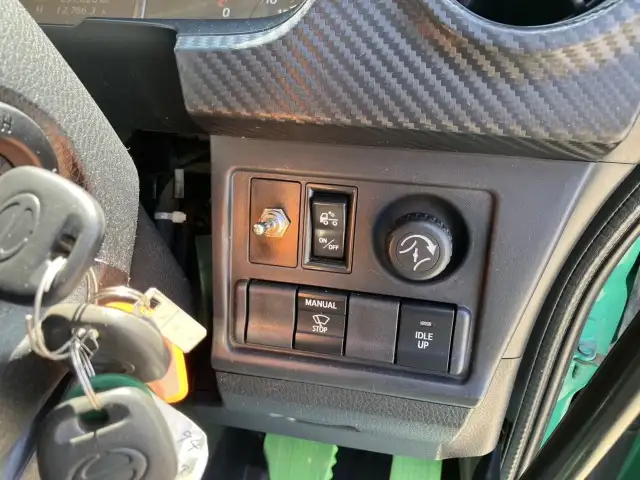 ☆車検付き(R8.1.8)☆　令和1年　日野　大型ダンプ　530×220　新明和製　排気入り　エアチャンバー　自動シート　差し枠付き　MT　積載：8,600㎏　距離：23万㎞の画像40