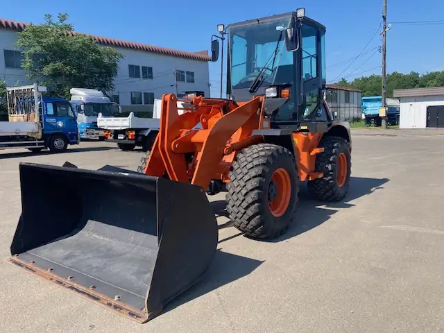 【車検:令和7年11月14日迄】令和3年 日立 ZW80 タイヤショベル アワー:1670h スパイクタイヤ  1,0㎥バケットの画像1