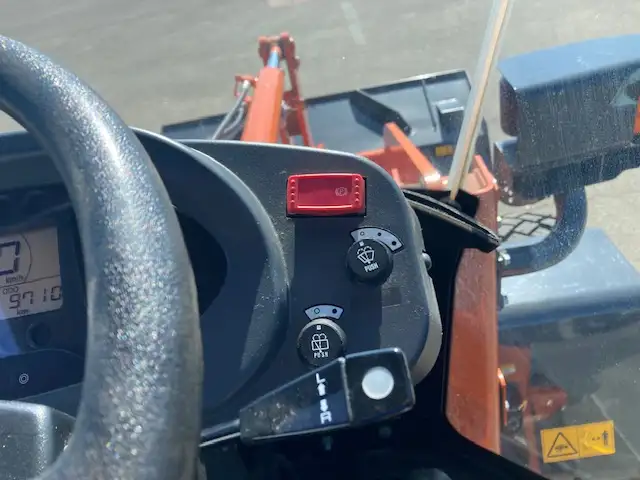 【車検:令和7年11月14日迄】令和3年 日立 ZW80 タイヤショベル アワー:1670h スパイクタイヤ  1,0㎥バケットの画像29