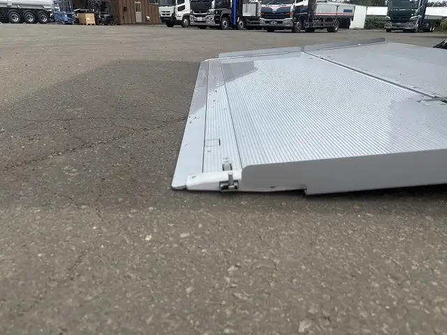 令和7年 日野 4軸低床ウィング 格納PG ATの画像27