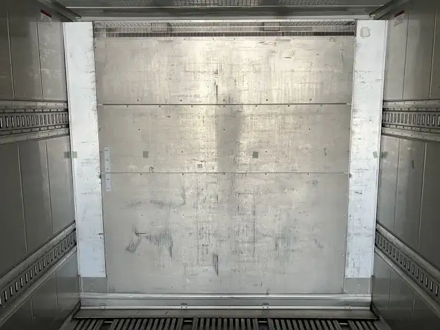 ☆車検付き(R8.8.28)☆ 令和3年 40FT2軸冷凍コンテナシャシSET エアサス(リフトアクスル付) ユニット:MAGNUM PLUS 発電機:サーモキング(SG-3000e) ジョロダー4列 キーストン 積載:24,000㎏ 第五輪8,900㎏以上の画像11