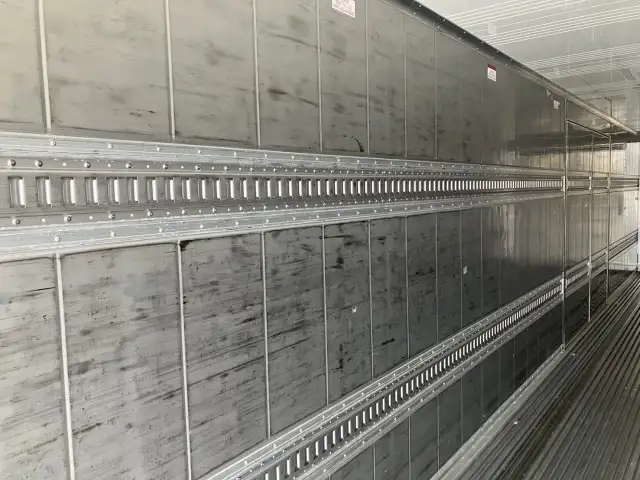 ☆車検付き(R8.8.28)☆ 令和3年 40FT2軸冷凍コンテナシャシSET エアサス(リフトアクスル付) ユニット:MAGNUM PLUS 発電機:サーモキング(SG-3000e) ジョロダー4列 キーストン 積載:24,000㎏ 第五輪8,900㎏以上の画像13