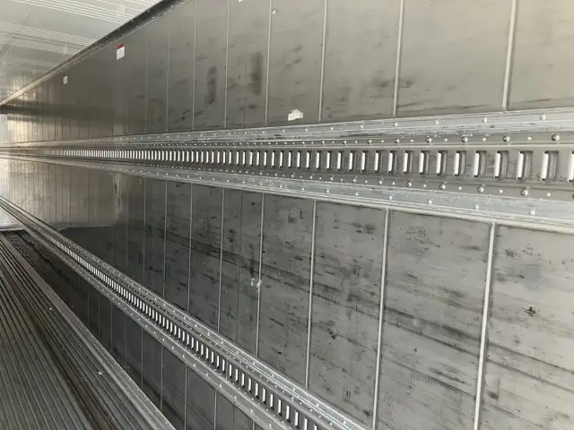 ☆車検付き(R8.8.28)☆ 令和3年 40FT2軸冷凍コンテナシャシSET エアサス(リフトアクスル付) ユニット:MAGNUM PLUS 発電機:サーモキング(SG-3000e) ジョロダー4列 キーストン 積載:24,000㎏ 第五輪8,900㎏以上の画像14