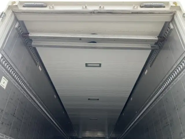☆車検付き(R8.8.28)☆ 令和3年 40FT2軸冷凍コンテナシャシSET エアサス(リフトアクスル付) ユニット:MAGNUM PLUS 発電機:サーモキング(SG-3000e) ジョロダー4列 キーストン 積載:24,000㎏ 第五輪8,900㎏以上の画像15