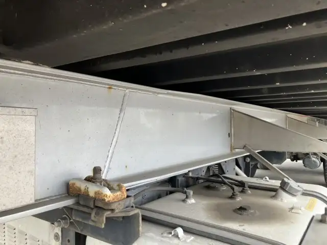 ☆車検付き(R8.8.28)☆ 令和3年 40FT2軸冷凍コンテナシャシSET エアサス(リフトアクスル付) ユニット:MAGNUM PLUS 発電機:サーモキング(SG-3000e) ジョロダー4列 キーストン 積載:24,000㎏ 第五輪8,900㎏以上の画像17