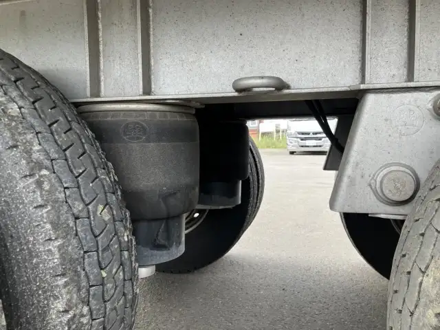 ☆車検付き(R8.8.28)☆ 令和3年 40FT2軸冷凍コンテナシャシSET エアサス(リフトアクスル付) ユニット:MAGNUM PLUS 発電機:サーモキング(SG-3000e) ジョロダー4列 キーストン 積載:24,000㎏ 第五輪8,900㎏以上の画像23