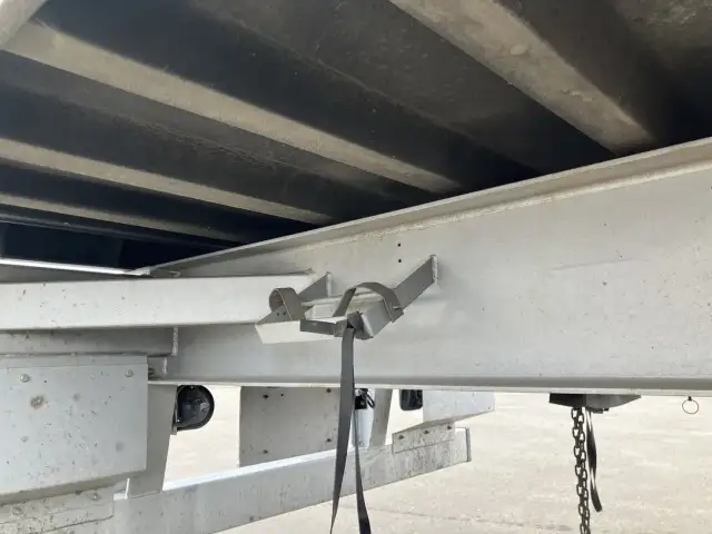 ☆車検付き(R8.8.28)☆ 令和3年 40FT2軸冷凍コンテナシャシSET エアサス(リフトアクスル付) ユニット:MAGNUM PLUS 発電機:サーモキング(SG-3000e) ジョロダー4列 キーストン 積載:24,000㎏ 第五輪8,900㎏以上の画像26