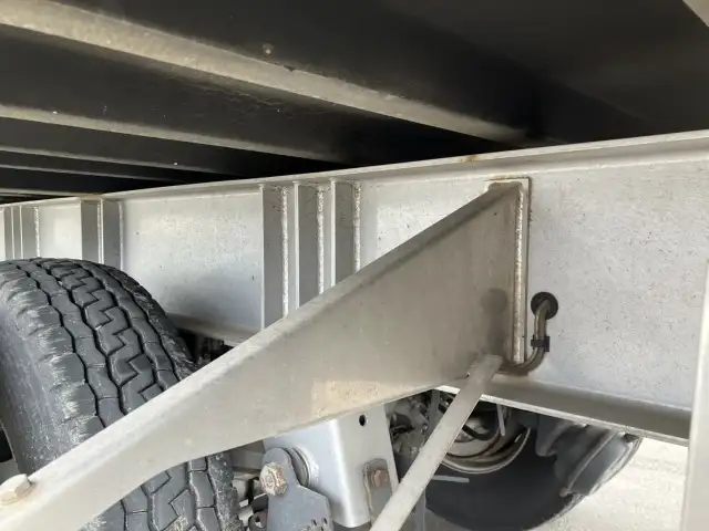 ☆車検付き(R8.8.28)☆ 令和3年 40FT2軸冷凍コンテナシャシSET エアサス(リフトアクスル付) ユニット:MAGNUM PLUS 発電機:サーモキング(SG-3000e) ジョロダー4列 キーストン 積載:24,000㎏ 第五輪8,900㎏以上の画像28