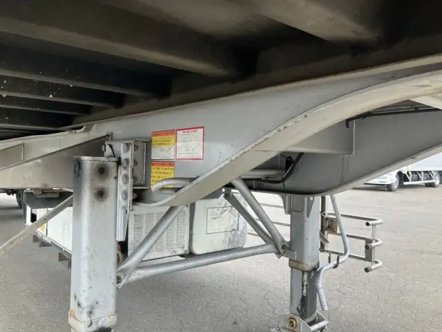 ☆車検付き(R8.8.28)☆ 令和3年 40FT2軸冷凍コンテナシャシSET エアサス(リフトアクスル付) ユニット:MAGNUM PLUS 発電機:サーモキング(SG-3000e) ジョロダー4列 キーストン 積載:24,000㎏ 第五輪8,900㎏以上の画像31