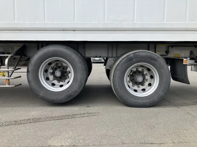 ☆車検付き(R8.8.28)☆ 令和3年 40FT2軸冷凍コンテナシャシSET エアサス(リフトアクスル付) ユニット:MAGNUM PLUS 発電機:サーモキング(SG-3000e) ジョロダー4列 キーストン 積載:24,000㎏ 第五輪8,900㎏以上の画像36