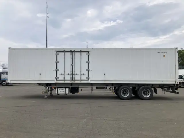 ☆車検付き(R8.8.28)☆ 令和3年 40FT2軸冷凍コンテナシャシSET エアサス(リフトアクスル付) ユニット:MAGNUM PLUS 発電機:サーモキング(SG-3000e) ジョロダー4列 キーストン 積載:24,000㎏ 第五輪8,900㎏以上の画像8