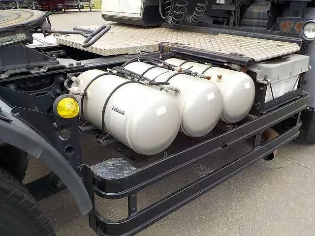 平成18年09月中古大型トラクタヘッド日産UDニッサンディーゼルの画像12