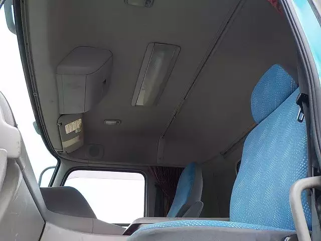 平成18年09月中古大型トラクタヘッド日産UDニッサンディーゼルの画像23