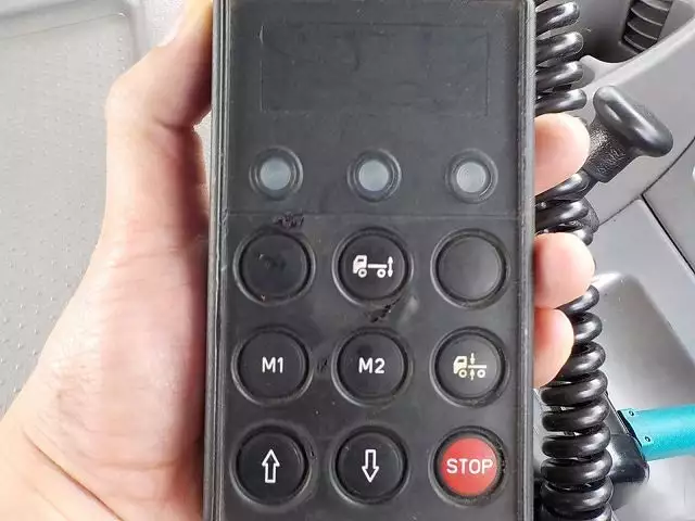 平成18年09月中古大型トラクタヘッド日産UDニッサンディーゼルの画像25