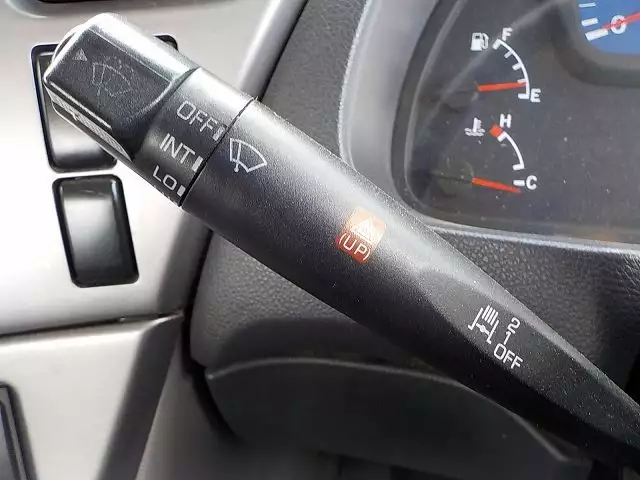 平成18年09月中古大型トラクタヘッド日産UDニッサンディーゼルの画像28