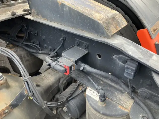 平成30年 UDトラックス トラクターヘッド 460馬力 AT 第五輪:11,000㎏以上 距離:24万㎞ デフロック付 オートチェーンの画像14