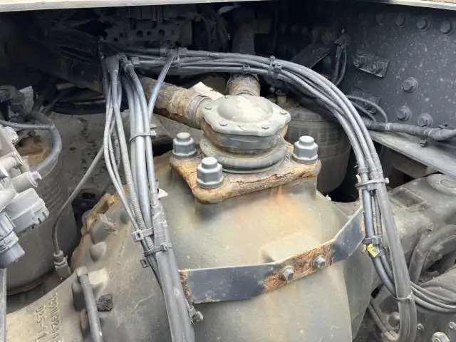 平成30年 UDトラックス トラクターヘッド 460馬力 AT 第五輪:11,000㎏以上 距離:24万㎞ デフロック付 オートチェーンの画像16