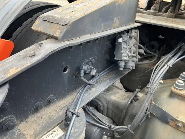 平成30年 UDトラックス トラクターヘッド 460馬力 AT 第五輪:11,000㎏以上 距離:24万㎞ デフロック付 オートチェーンの画像17