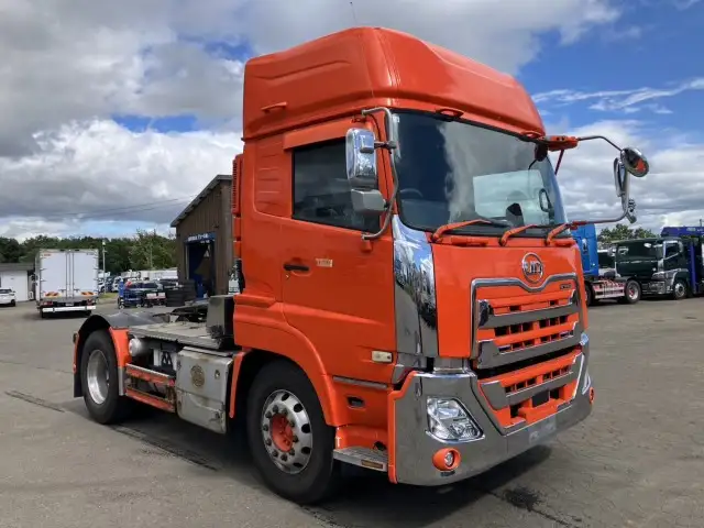 平成30年 UDトラックス トラクターヘッド 460馬力 AT 第五輪:11,000㎏以上 距離:24万㎞ デフロック付 オートチェーンの画像3