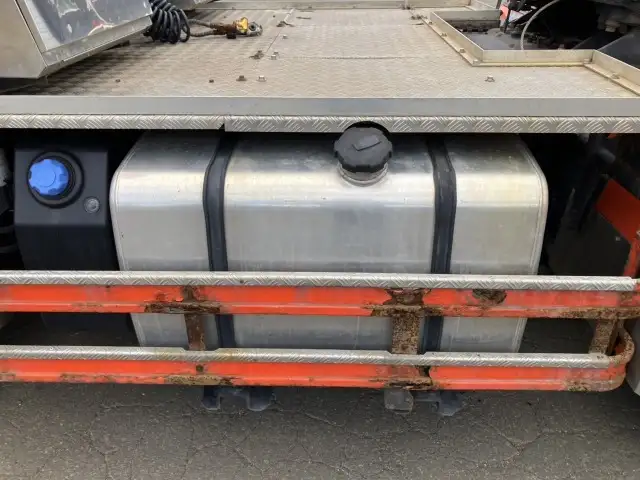 平成30年 UDトラックス トラクターヘッド 460馬力 AT 第五輪:11,000㎏以上 距離:24万㎞ デフロック付 オートチェーンの画像24