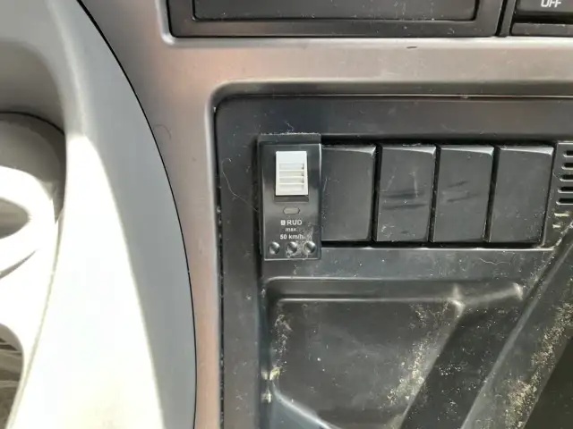 平成30年 UDトラックス トラクターヘッド 460馬力 AT 第五輪:11,000㎏以上 距離:24万㎞ デフロック付 オートチェーンの画像36