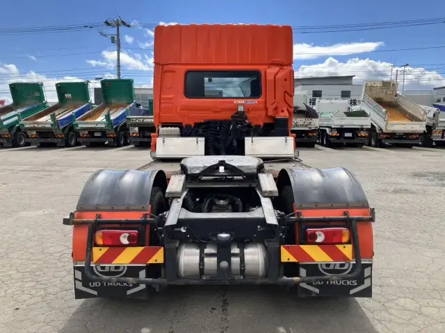 平成30年 UDトラックス トラクターヘッド 460馬力 AT 第五輪:11,000㎏以上 距離:24万㎞ デフロック付 オートチェーンの画像6