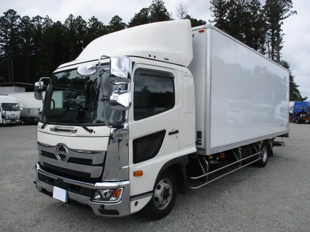 令和4年 日野 4t冷凍車 6200ワイド エアサス 格納PG 積載:2,500kg 距離:12万㎞ 冷凍機:菱重の画像1