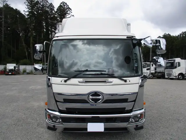 令和4年 日野 4t冷凍車 6200ワイド エアサス 格納PG 積載:2,500kg 距離:12万㎞ 冷凍機:菱重の画像2