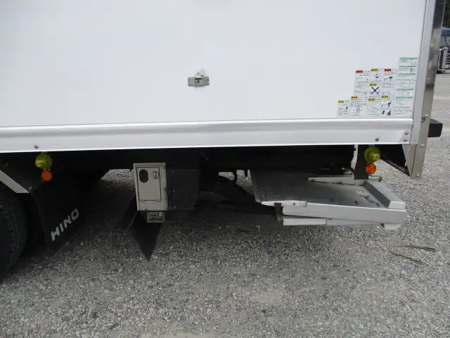 令和4年 日野 4t冷凍車 6200ワイド エアサス 格納PG 積載:2,500kg 距離:12万㎞ 冷凍機:菱重の画像18