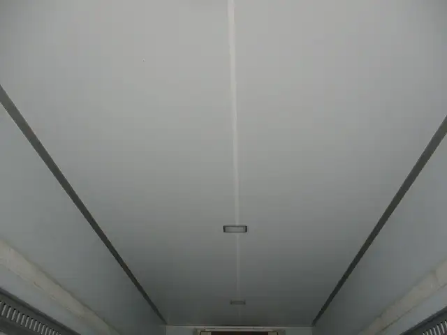 令和4年 日野 4t冷凍車 6200ワイド エアサス 格納PG 積載:2,500kg 距離:12万㎞ 冷凍機:菱重の画像25