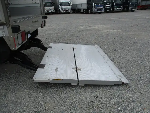 令和4年 日野 4t冷凍車 6200ワイド エアサス 格納PG 積載:2,500kg 距離:12万㎞ 冷凍機:菱重の画像29