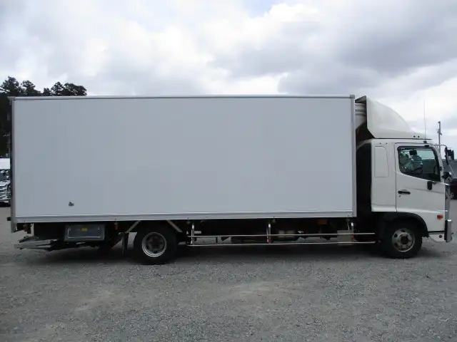 令和4年 日野 4t冷凍車 6200ワイド エアサス 格納PG 積載:2,500kg 距離:12万㎞ 冷凍機:菱重の画像4