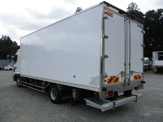 令和4年 日野 4t冷凍車 6200ワイド エアサス 格納PG 積載:2,500kg 距離:12万㎞ 冷凍機:菱重の画像7