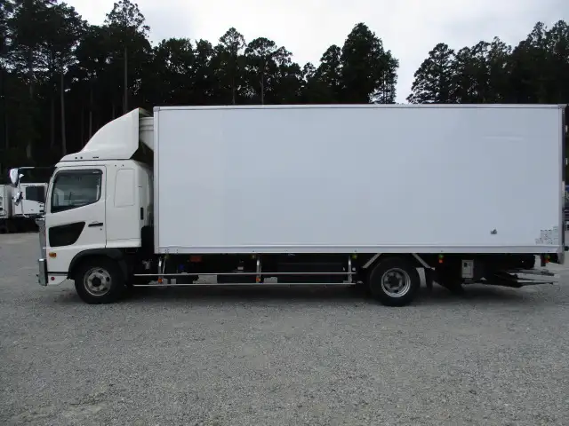 令和4年 日野 4t冷凍車 6200ワイド エアサス 格納PG 積載:2,500kg 距離:12万㎞ 冷凍機:菱重の画像8