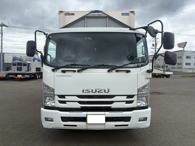 10月~貸出予定 車検令和8年5月22日迄 平成28年 いすゞ 6200ワイド 4tアルミウィング 距離:13万㎞ 積載:3,000㎏ 床:木床 の画像2