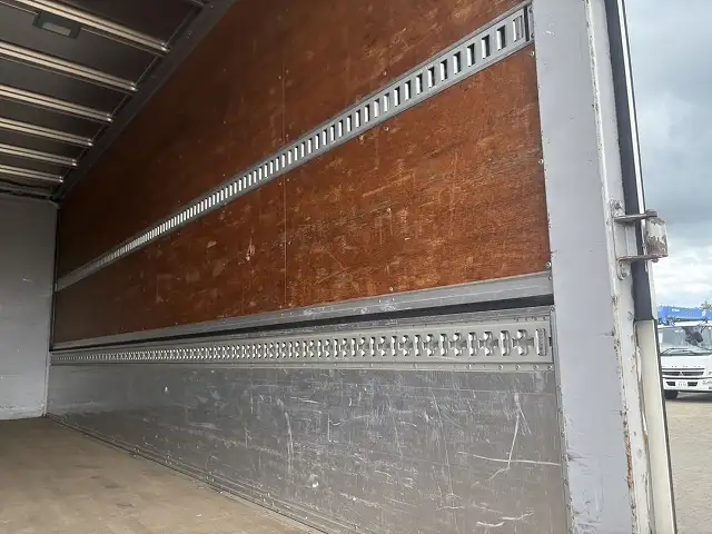 10月~貸出予定 車検令和8年5月22日迄 平成28年 いすゞ 6200ワイド 4tアルミウィング 距離:13万㎞ 積載:3,000㎏ 床:木床 の画像26