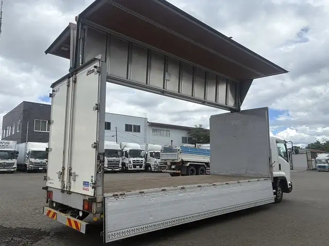 10月~貸出予定 車検令和8年5月22日迄 平成28年 いすゞ 6200ワイド 4tアルミウィング 距離:13万㎞ 積載:3,000㎏ 床:木床 の画像32