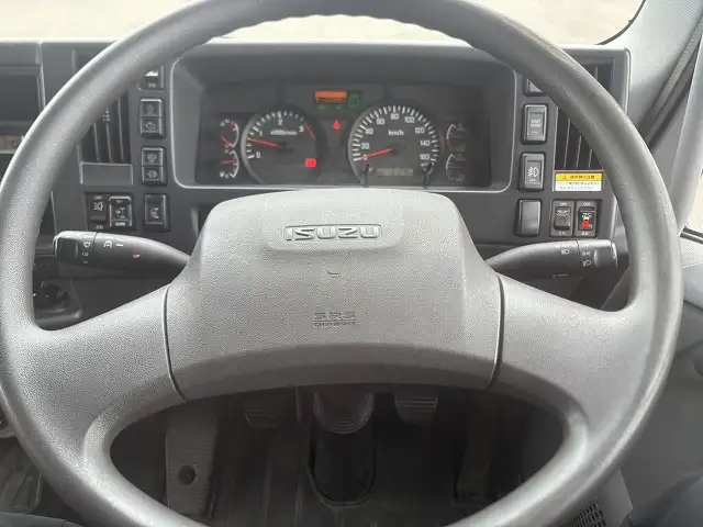 10月~貸出予定 車検令和8年5月22日迄 平成28年 いすゞ 6200ワイド 4tアルミウィング 距離:13万㎞ 積載:3,000㎏ 床:木床 の画像42