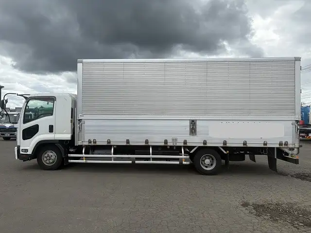 10月~貸出予定 車検令和8年5月22日迄 平成28年 いすゞ 6200ワイド 4tアルミウィング 距離:13万㎞ 積載:3,000㎏ 床:木床 の画像8