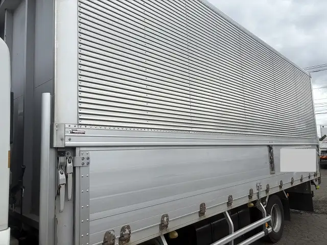 10月~貸出予定 車検令和8年5月22日迄 平成28年 いすゞ 6200ワイド 4tアルミウィング 距離:13万㎞ 積載:3,000㎏ 床:木床 の画像9