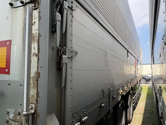 ナンバー付き 平成15年 フルハーフ 13m2軸ウィングトレーラー(テーパー型) リフトアクスル 積載:18,900㎏ 第五輪荷重:9,400㎏以上 エアジョロダー付きの画像11