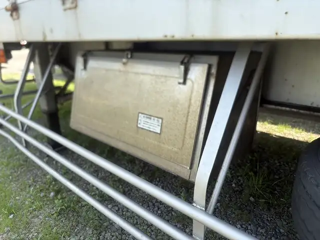 ナンバー付き 平成15年 フルハーフ 13m2軸ウィングトレーラー(テーパー型) リフトアクスル 積載:18,900㎏ 第五輪荷重:9,400㎏以上 エアジョロダー付きの画像3