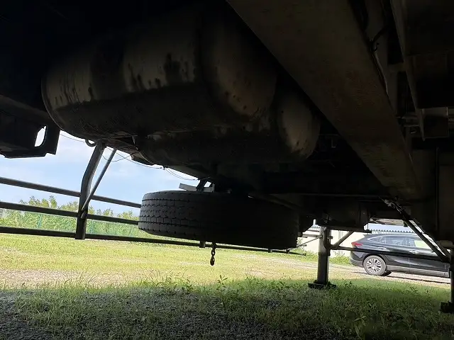 ナンバー付き 平成15年 フルハーフ 13m2軸ウィングトレーラー(テーパー型) リフトアクスル 積載:18,900㎏ 第五輪荷重:9,400㎏以上 エアジョロダー付きの画像23